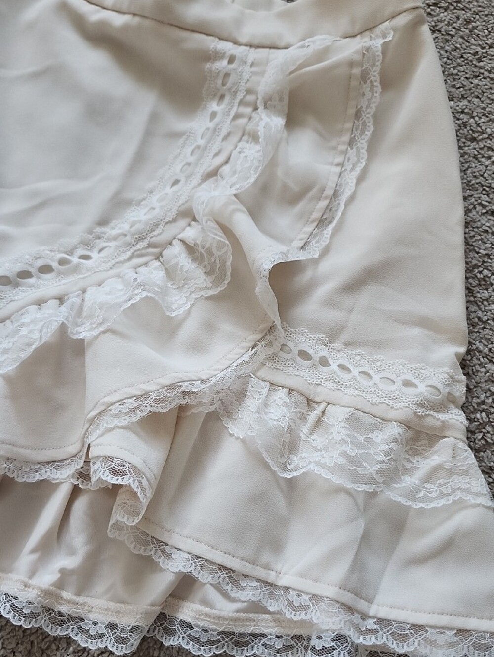 SHEIN Cream Lace-Trim Ruffle Mini Skirt - Picture 5 of 8